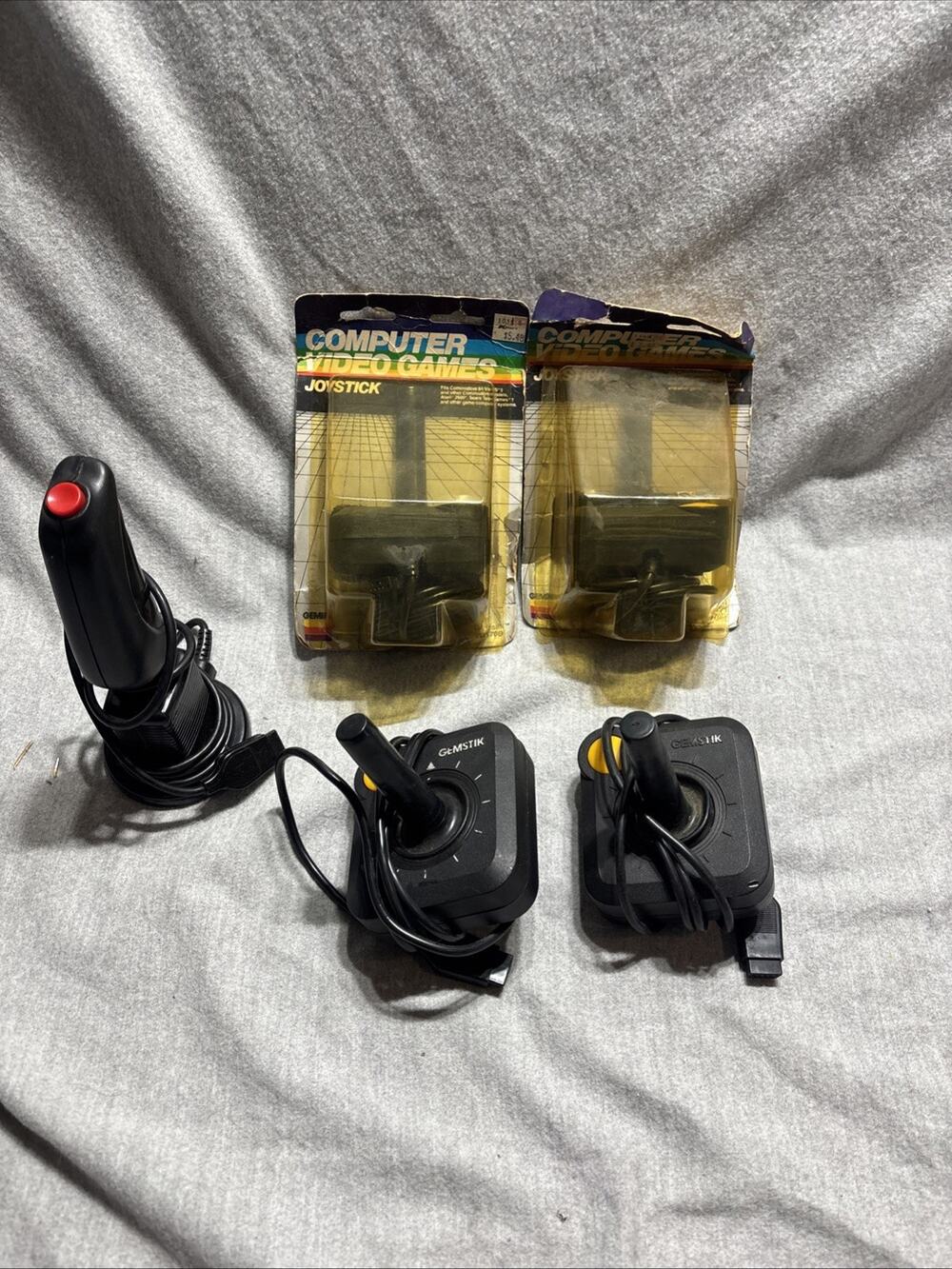 ATARI 2600 Gemstik Joystick controllers Lot Of 5 Untested, 2 In Package